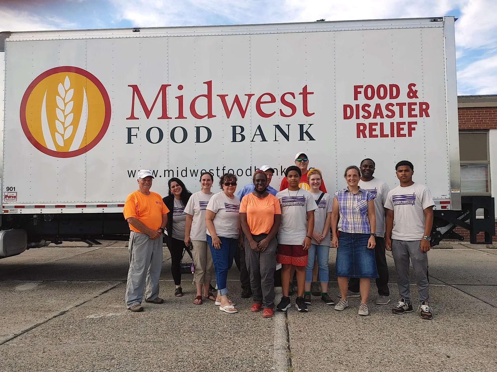 food-distribution-220811